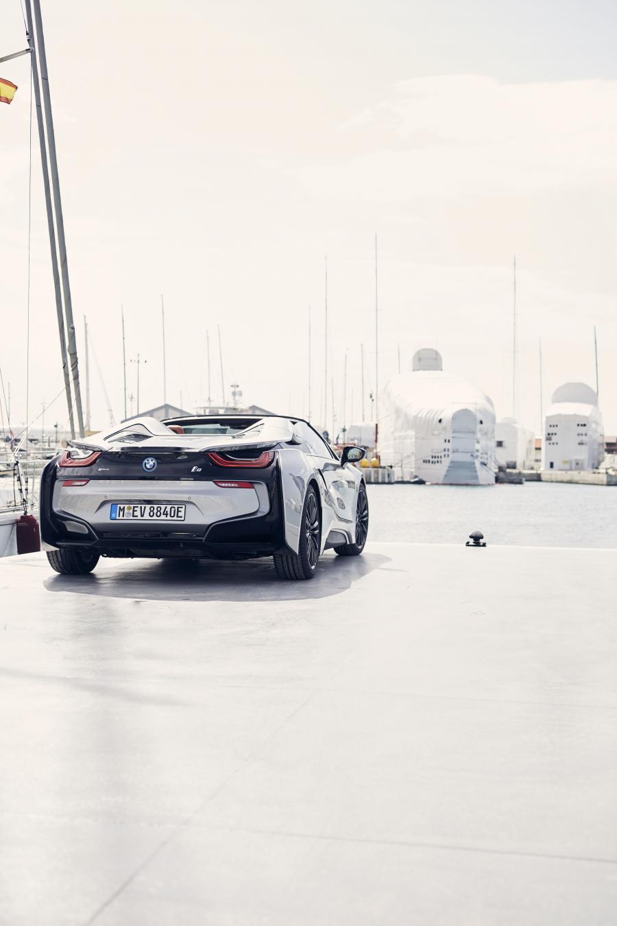  BMW i8 Roadster (I15) 2018 года  (WW) (фото 57 из 198)